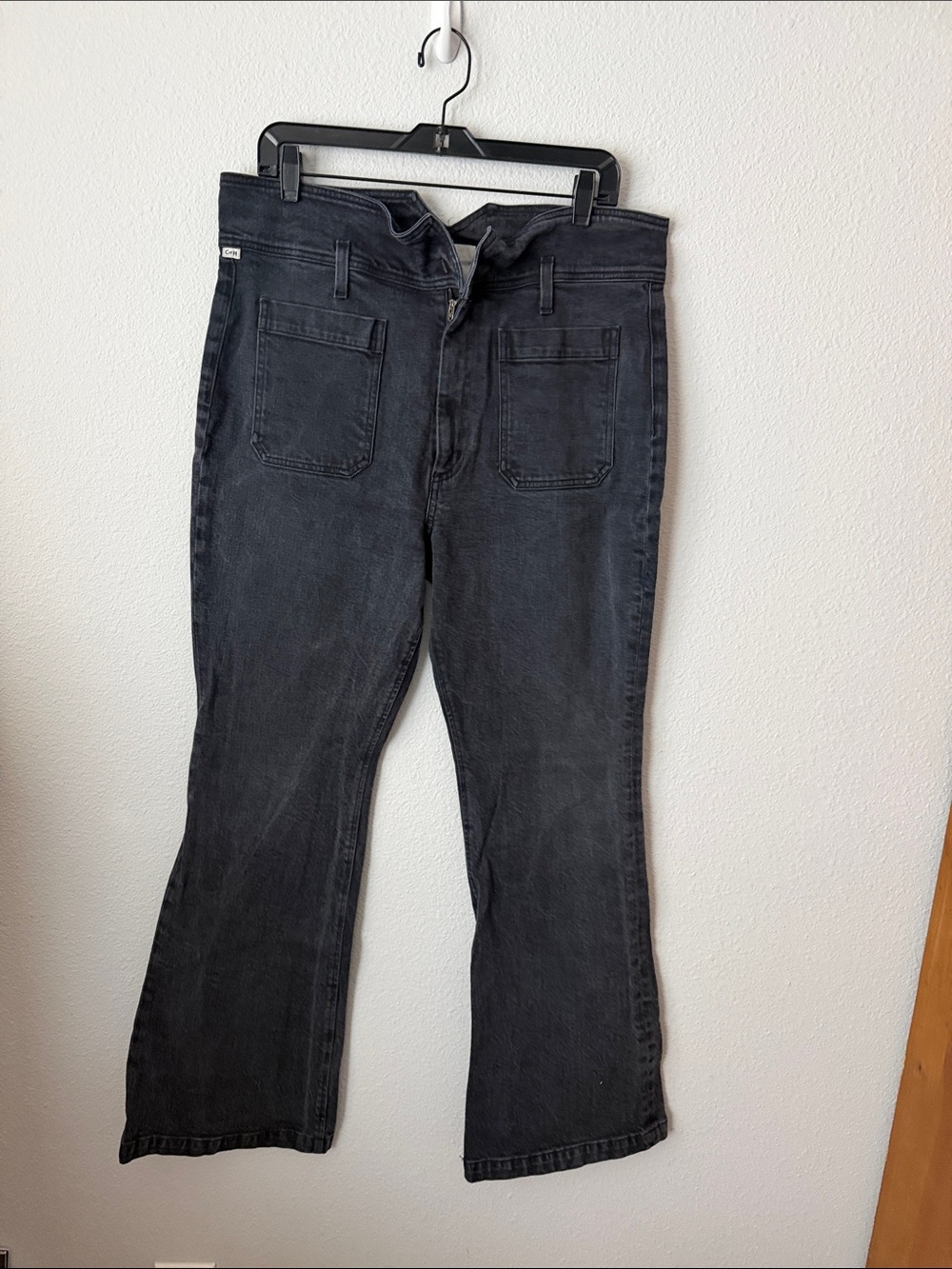 Citizens of Humanity Women's Black High-Rise boot cut Jeans. Size 33